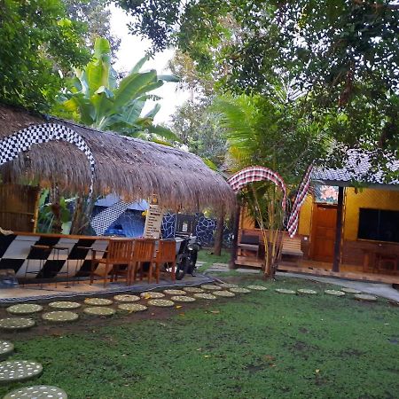 Penginapan Sedap Malam Lovina Exterior foto