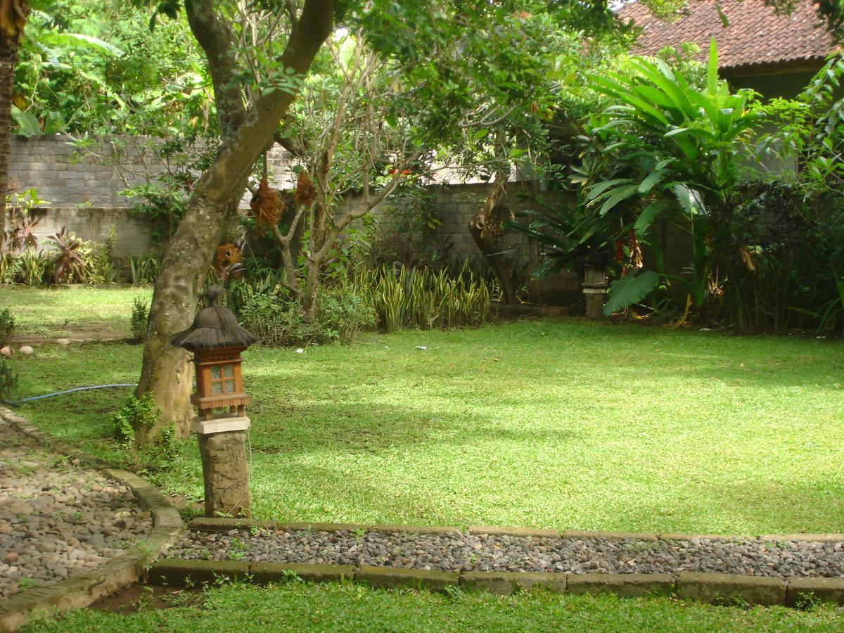 Penginapan Sedap Malam Lovina Exterior foto